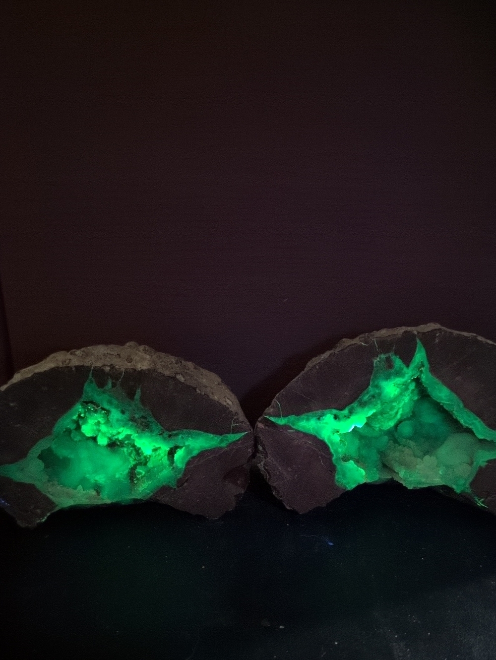 Blue Star Thunderegg #15 UV Light Reactive